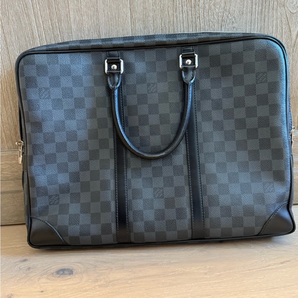 Louis Vittion Damier Graphite Porte Documents Voyage PM